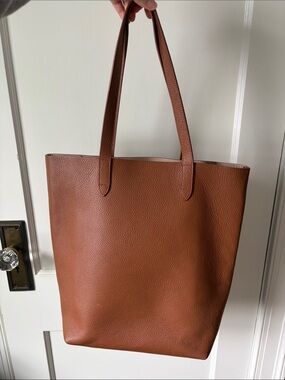 Cuyana Chestnut Pebbled Leather Tote
